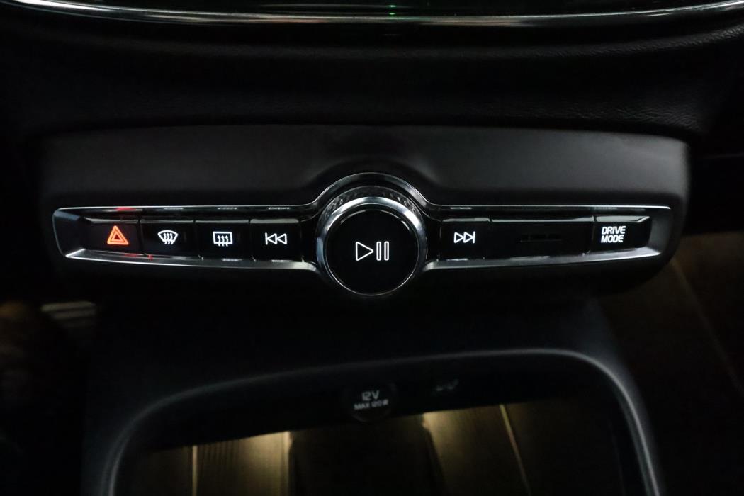 VOLVO XC40 2019
