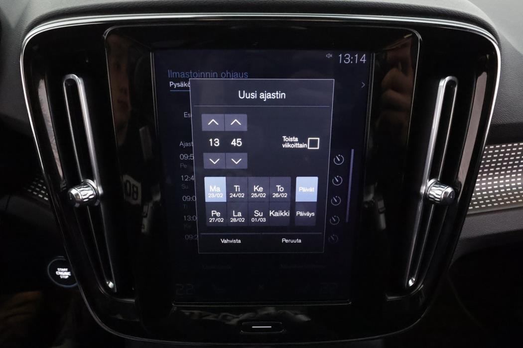 VOLVO XC40 2019