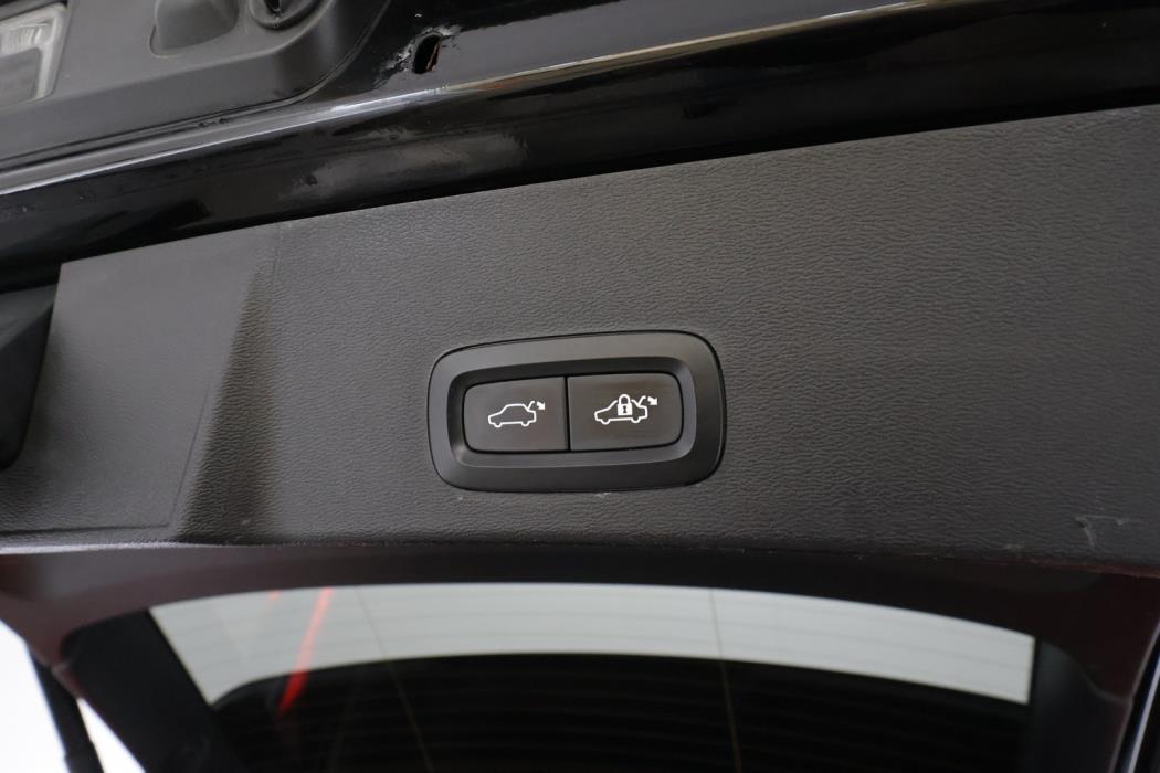 VOLVO XC40 2019