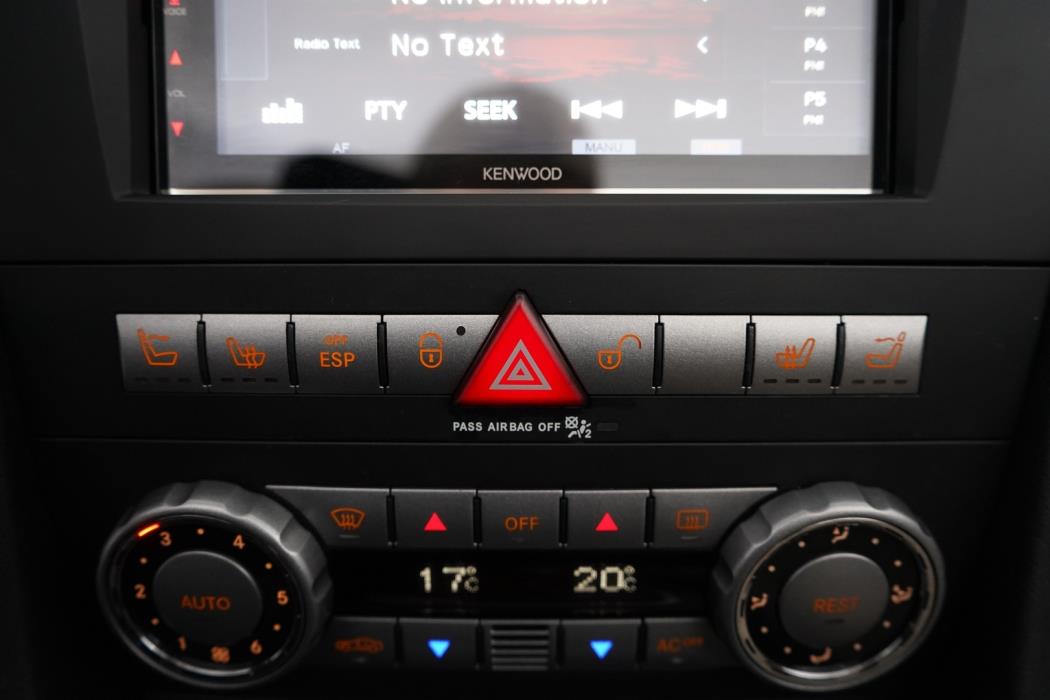 MERCEDES-BENZ SLK 2004