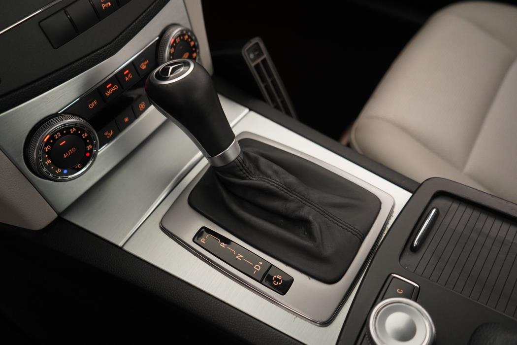 MERCEDES-BENZ C 2009