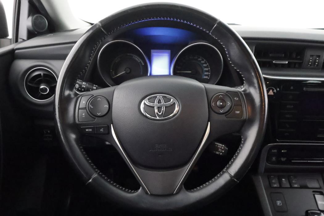 TOYOTA Auris 2017