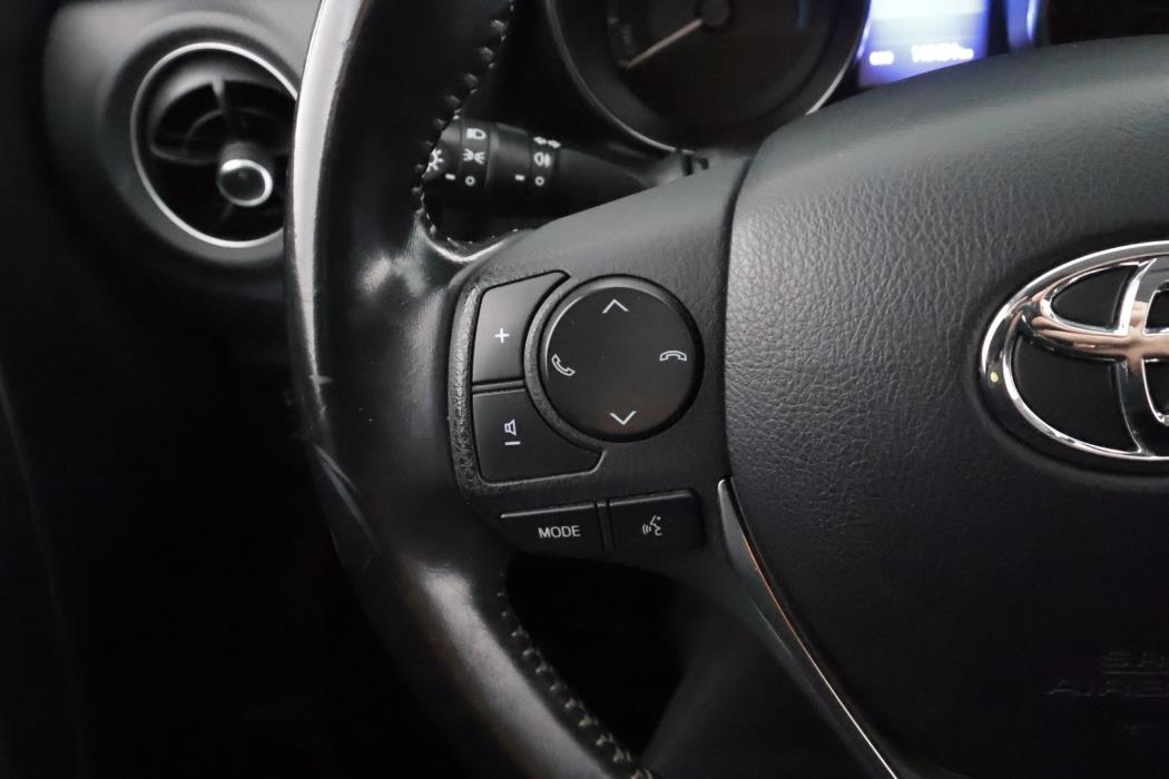 TOYOTA Auris 2017