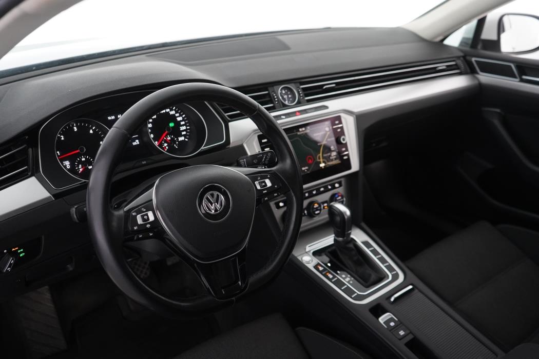 VOLKSWAGEN Passat 2019