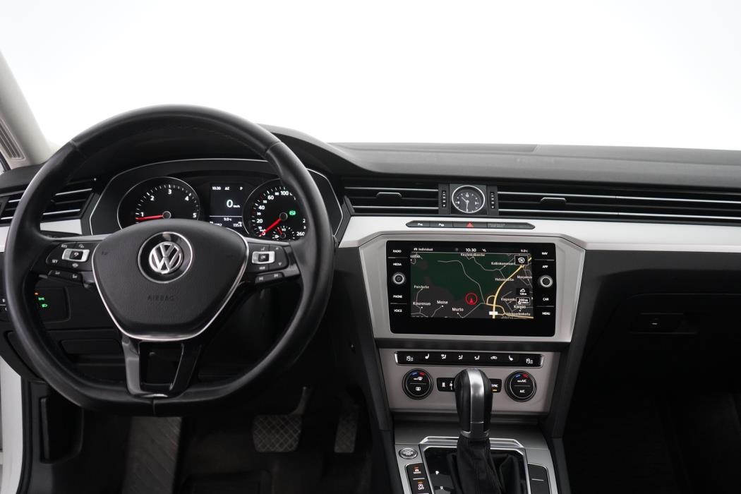 VOLKSWAGEN Passat 2019