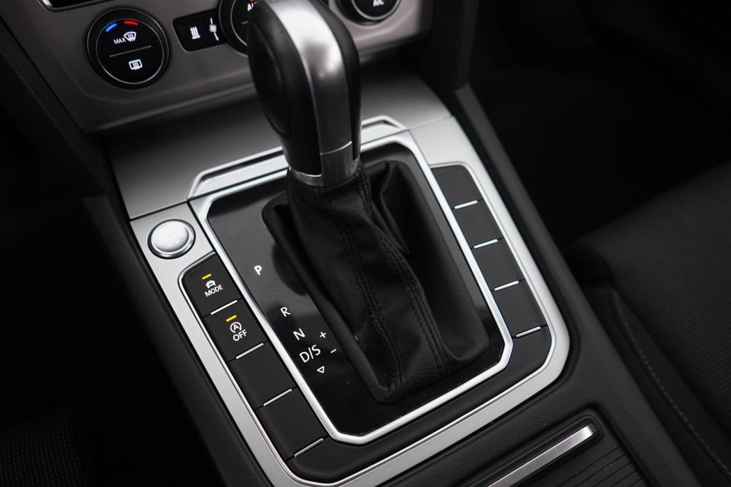 VOLKSWAGEN Passat 2019