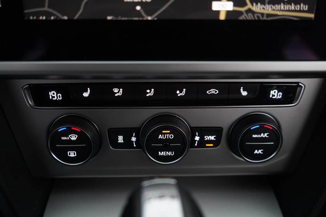 VOLKSWAGEN Passat 2019