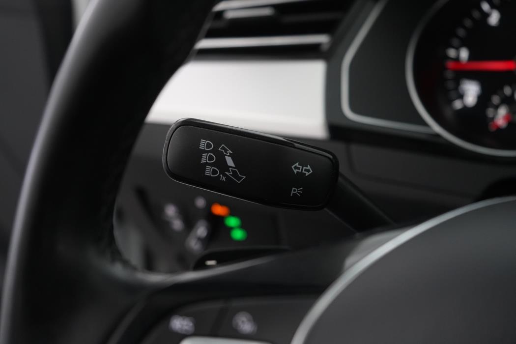 VOLKSWAGEN Passat 2019