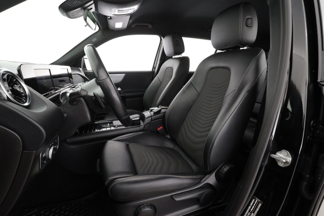 MERCEDES-BENZ GLB 2022