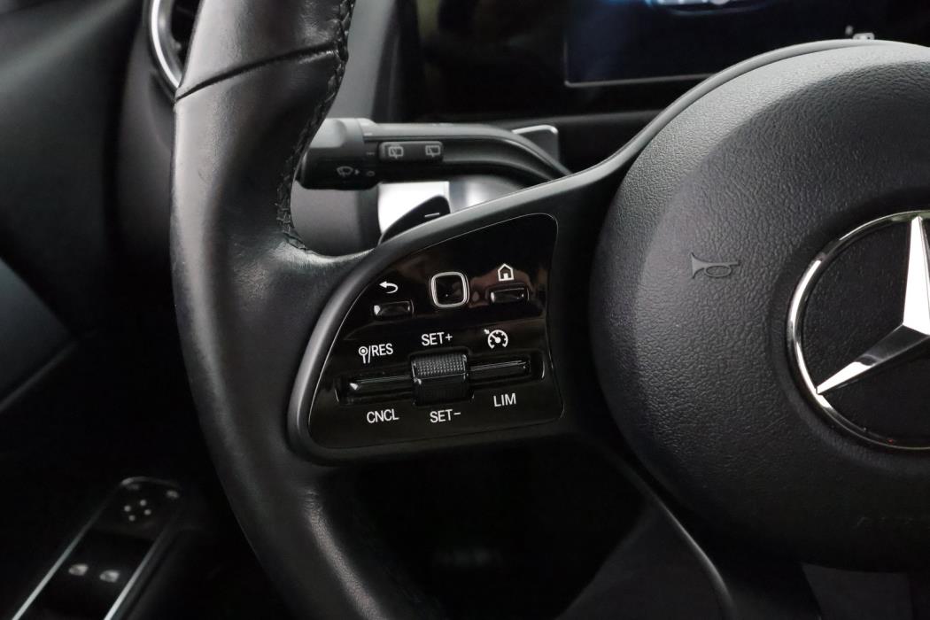 MERCEDES-BENZ GLB 2022