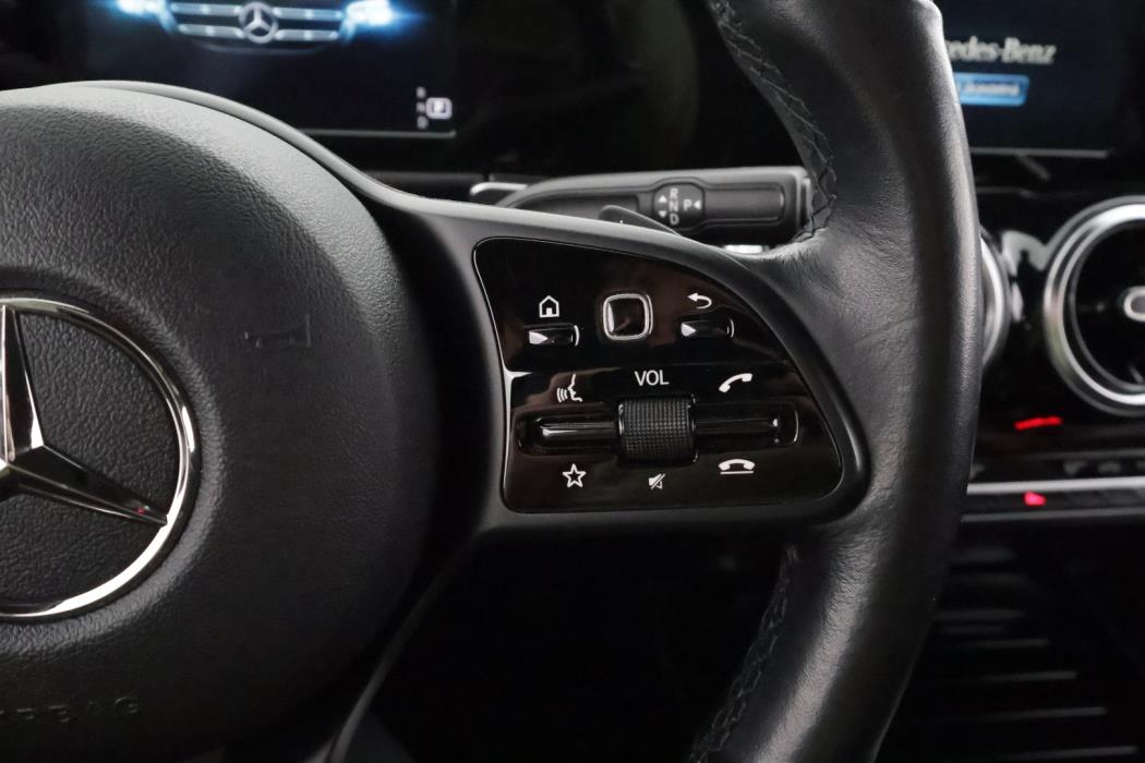 MERCEDES-BENZ GLB 2022