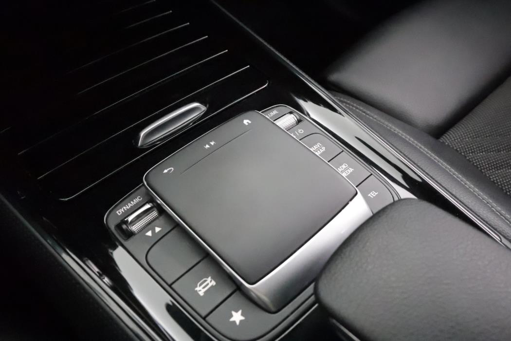 MERCEDES-BENZ GLB 2022