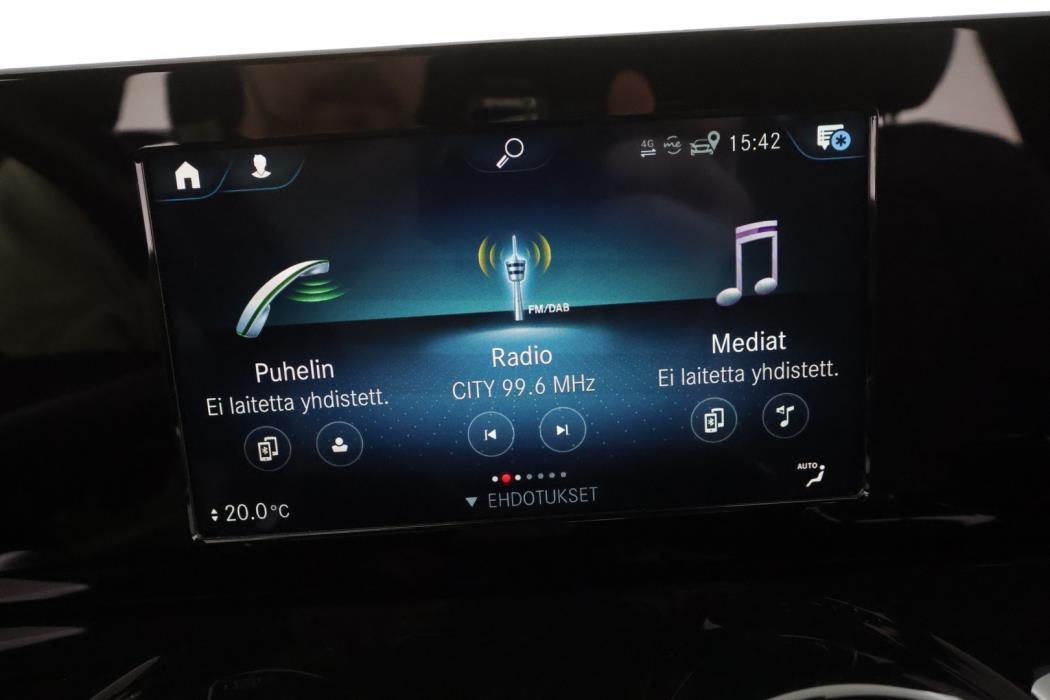 MERCEDES-BENZ GLB 2022