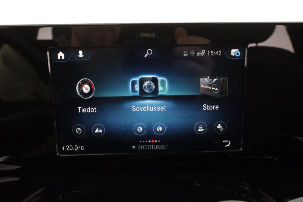 MERCEDES-BENZ GLB 2022