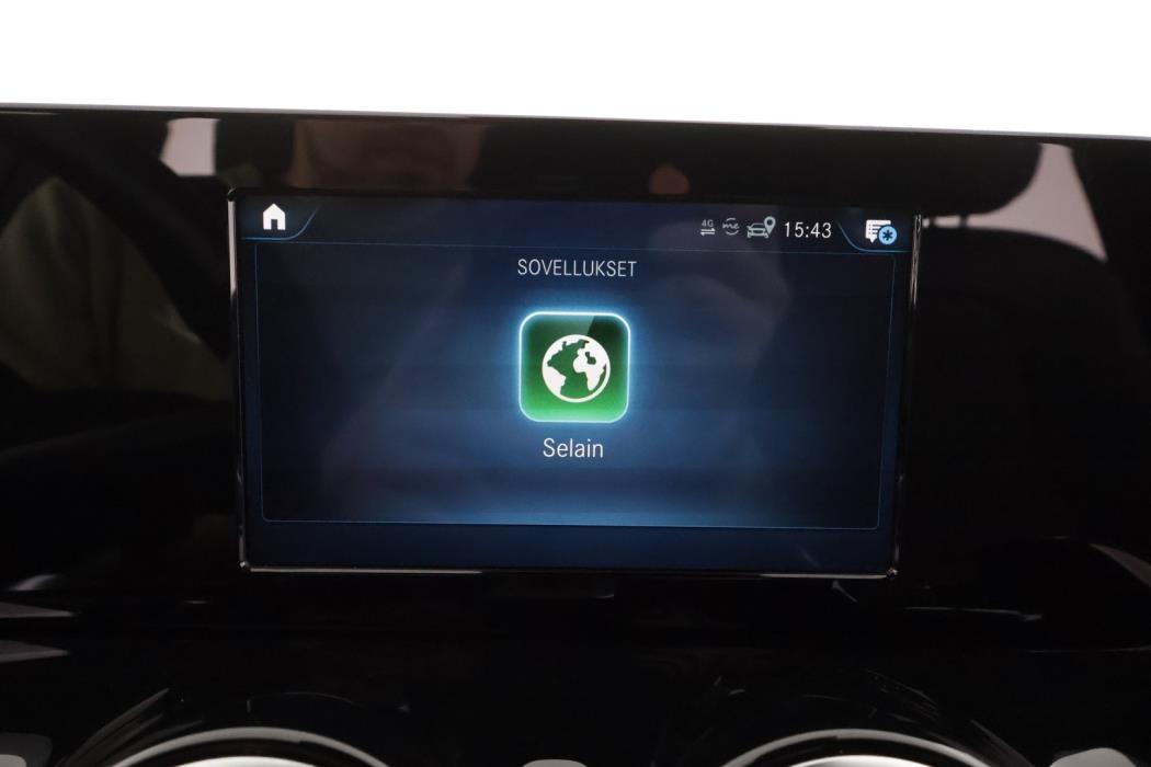 MERCEDES-BENZ GLB 2022