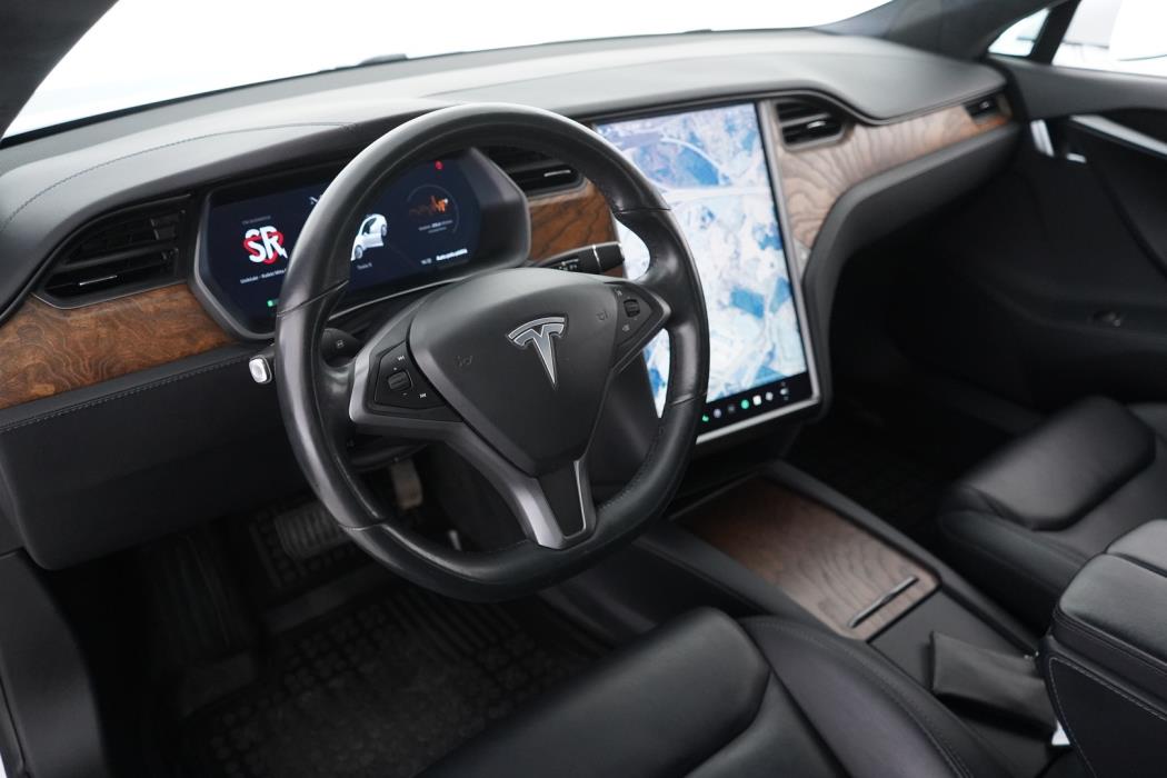 TESLA Model S 2020