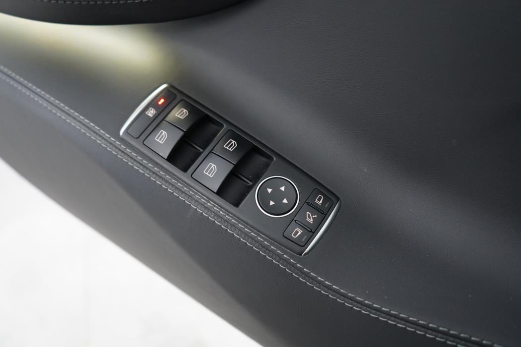 TESLA Model S 2020