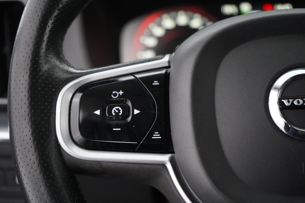 VOLVO XC60 2019