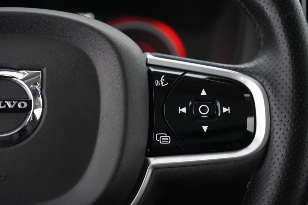 VOLVO XC60 2019