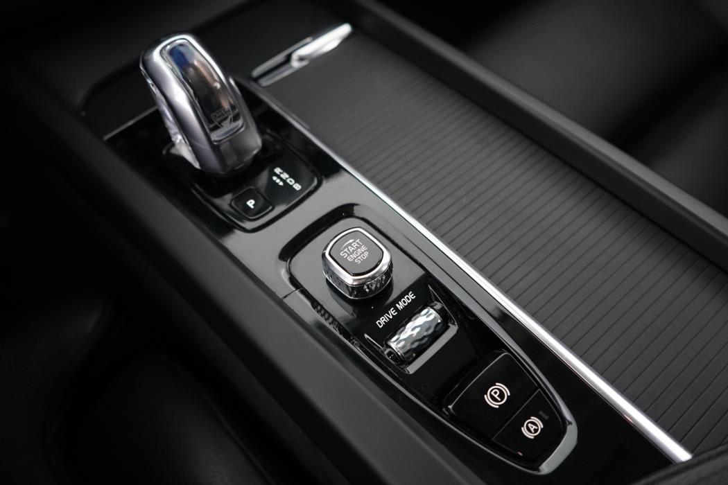 VOLVO XC60 2019