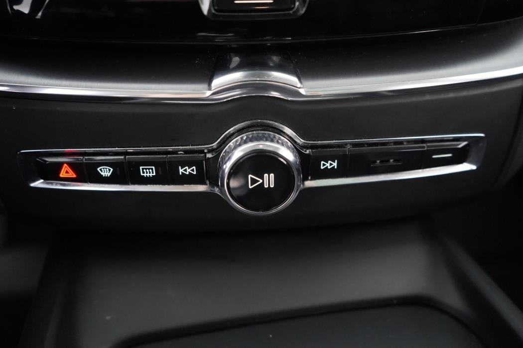 VOLVO XC60 2019