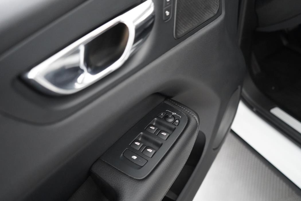 VOLVO XC60 2019
