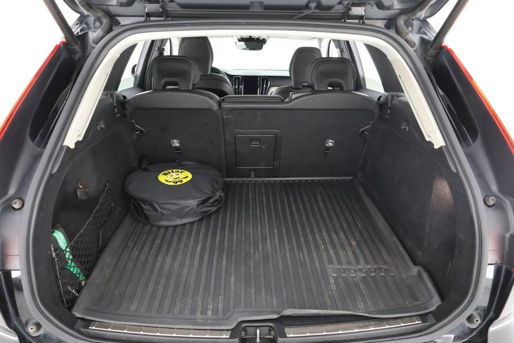 VOLVO XC60 2021