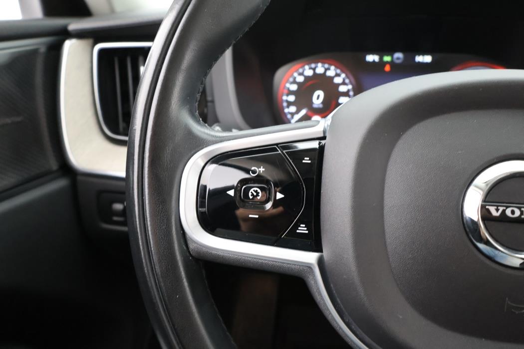 VOLVO XC60 2021