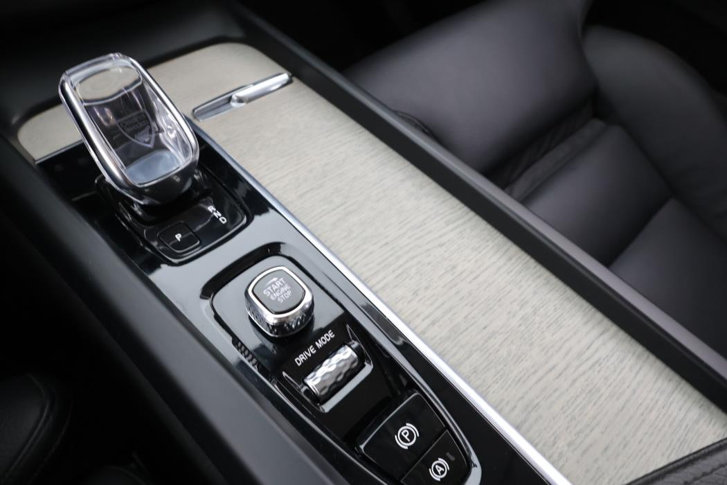 VOLVO XC60 2021