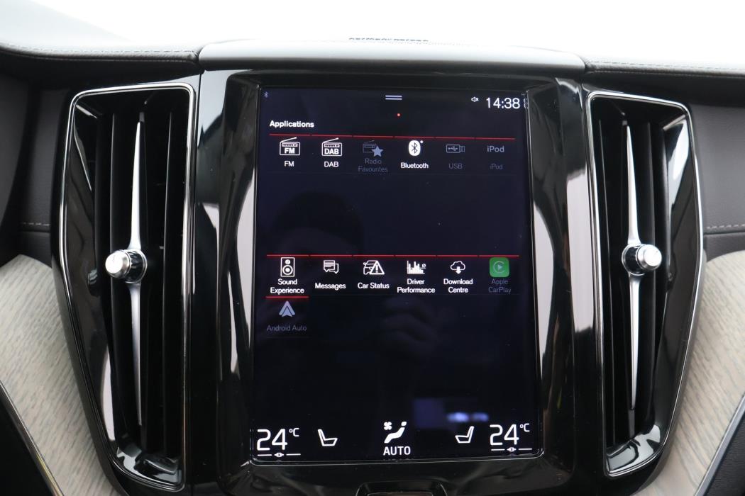 VOLVO XC60 2021