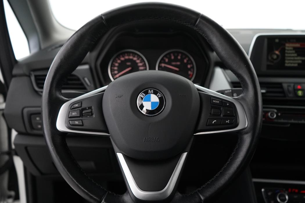 BMW 218 2016