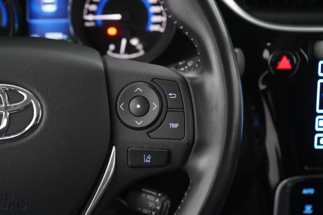 TOYOTA Auris 2017