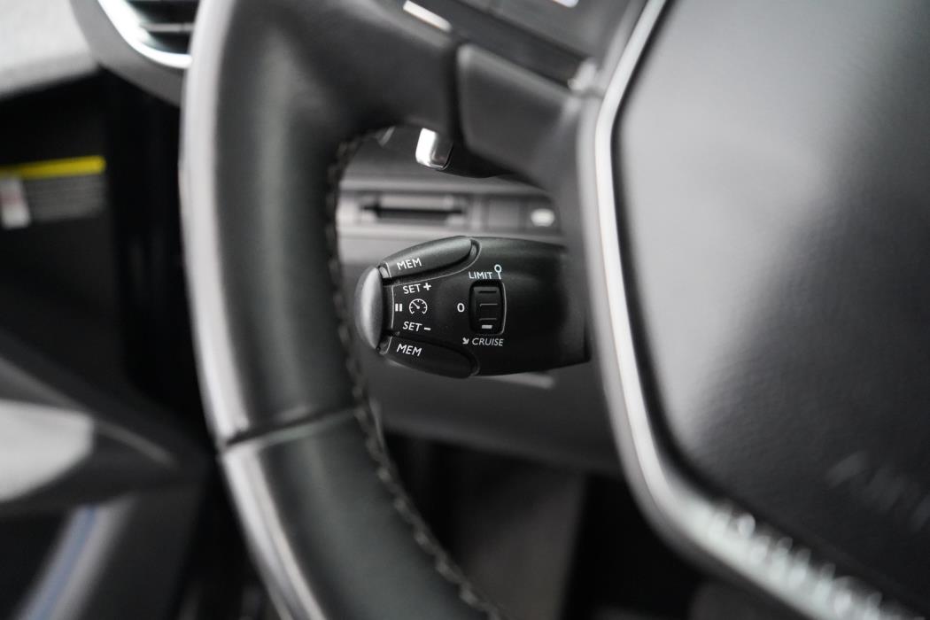 PEUGEOT 3008 2017