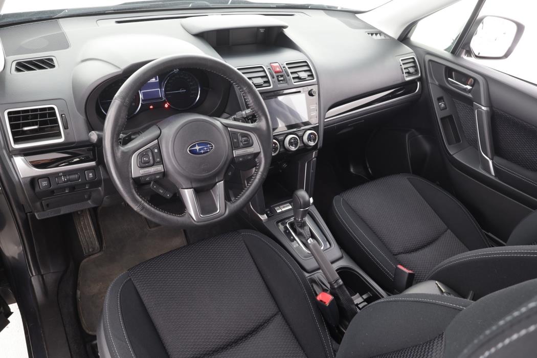 SUBARU Forester 2018