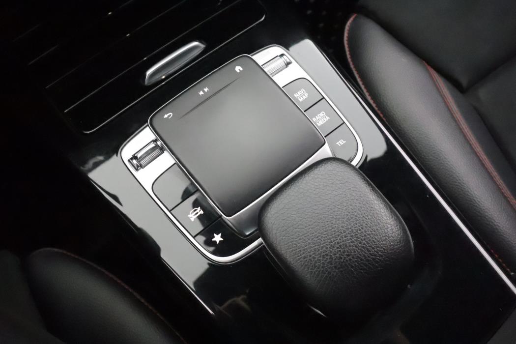 MERCEDES-BENZ A 2019