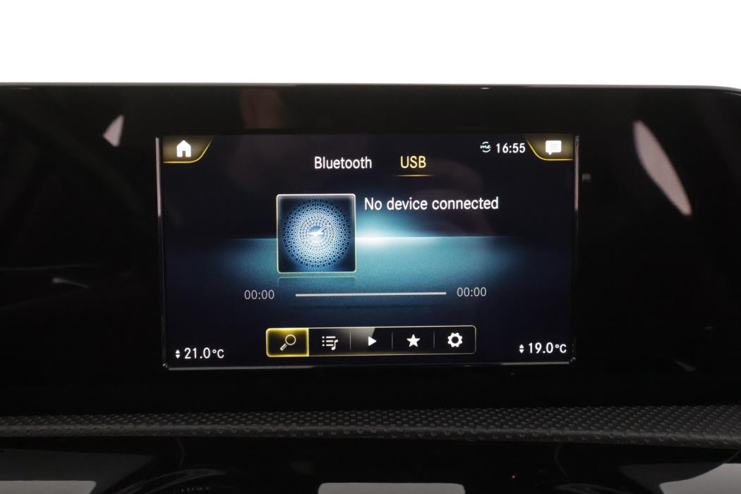MERCEDES-BENZ A 2019
