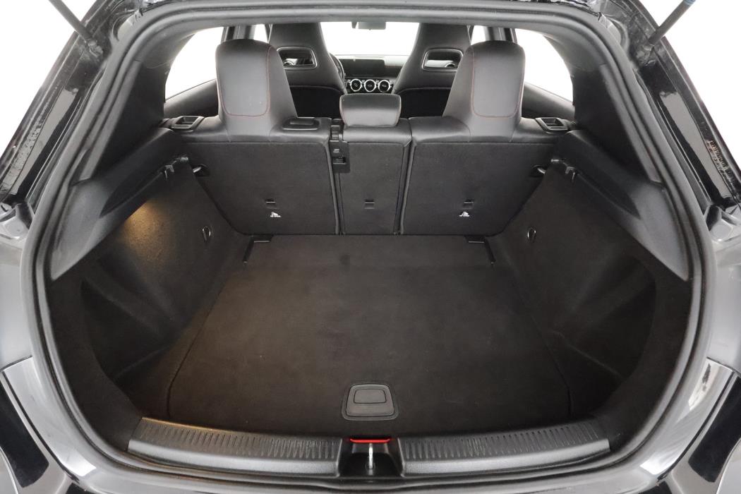 MERCEDES-BENZ A 2019