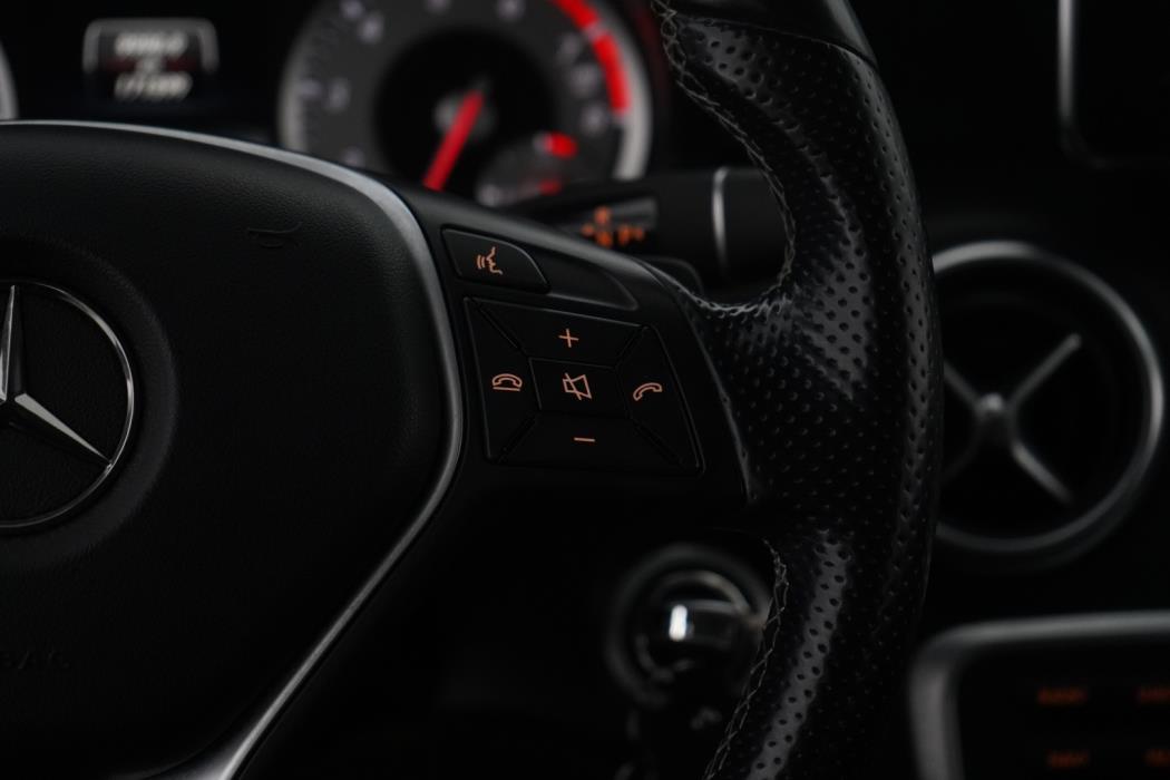 MERCEDES-BENZ A 2014