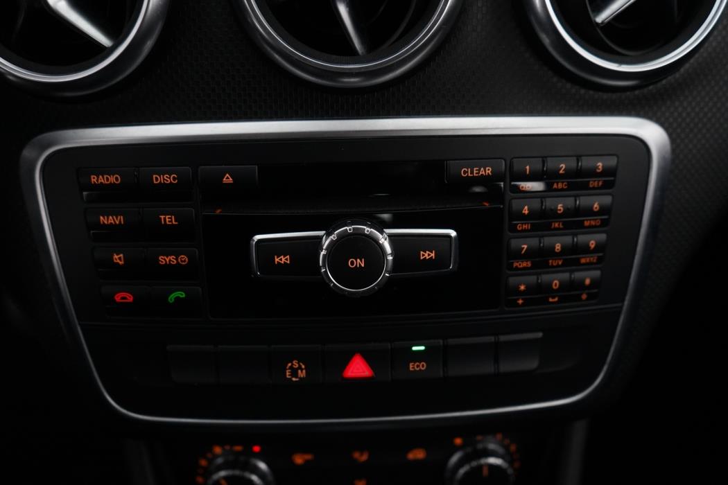 MERCEDES-BENZ A 2014