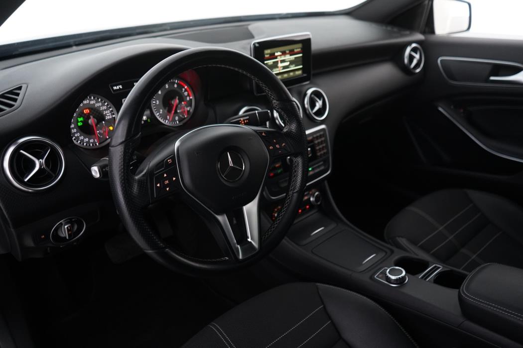 MERCEDES-BENZ A 2014