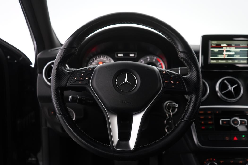 MERCEDES-BENZ A 2014