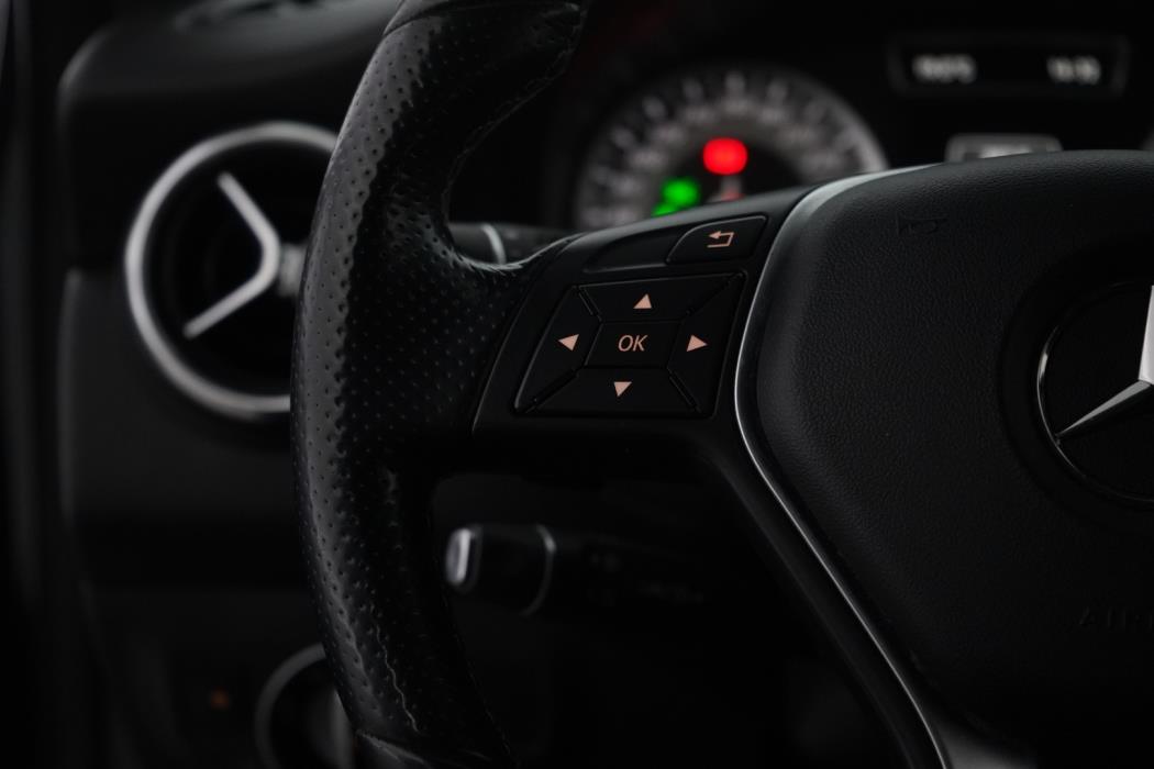 MERCEDES-BENZ A 2014