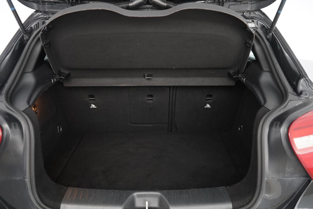 MERCEDES-BENZ A 2014