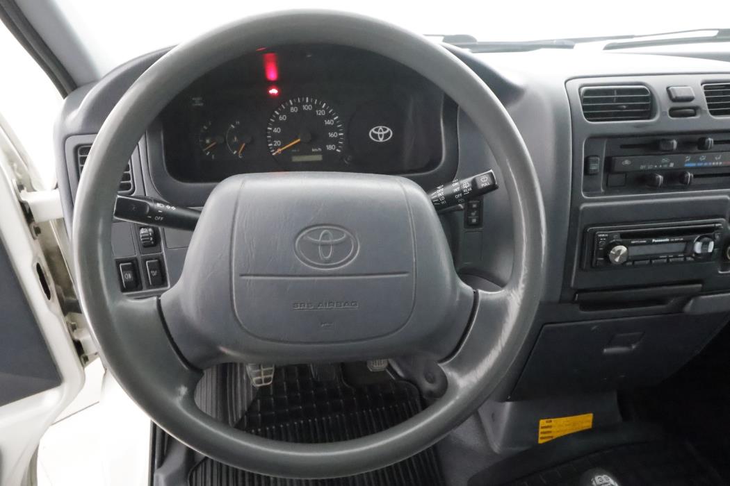 TOYOTA Hiace 2004