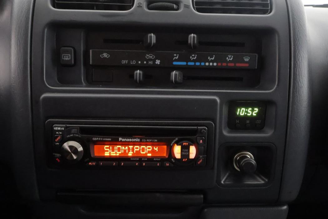 TOYOTA Hiace 2004