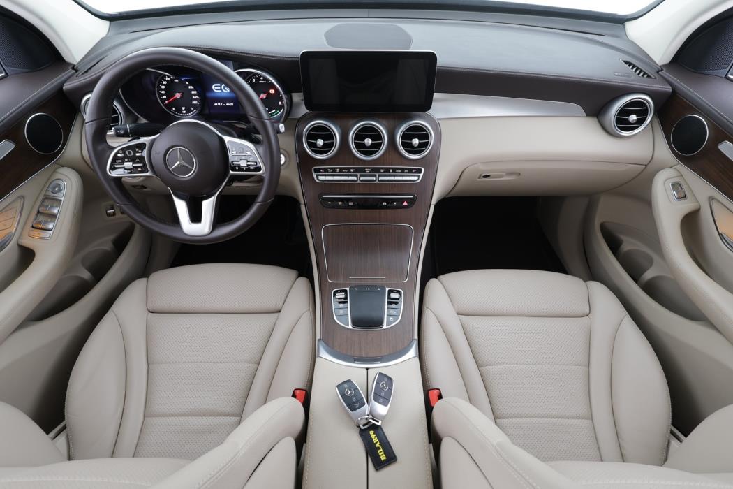 MERCEDES-BENZ GLC 2021