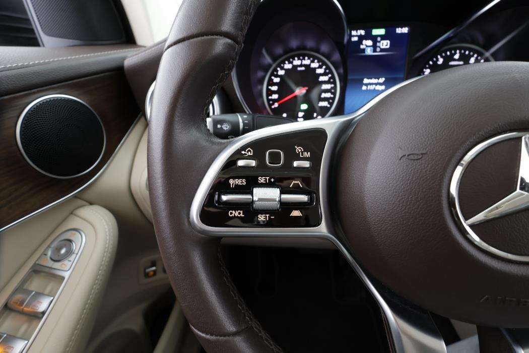 MERCEDES-BENZ GLC 2021