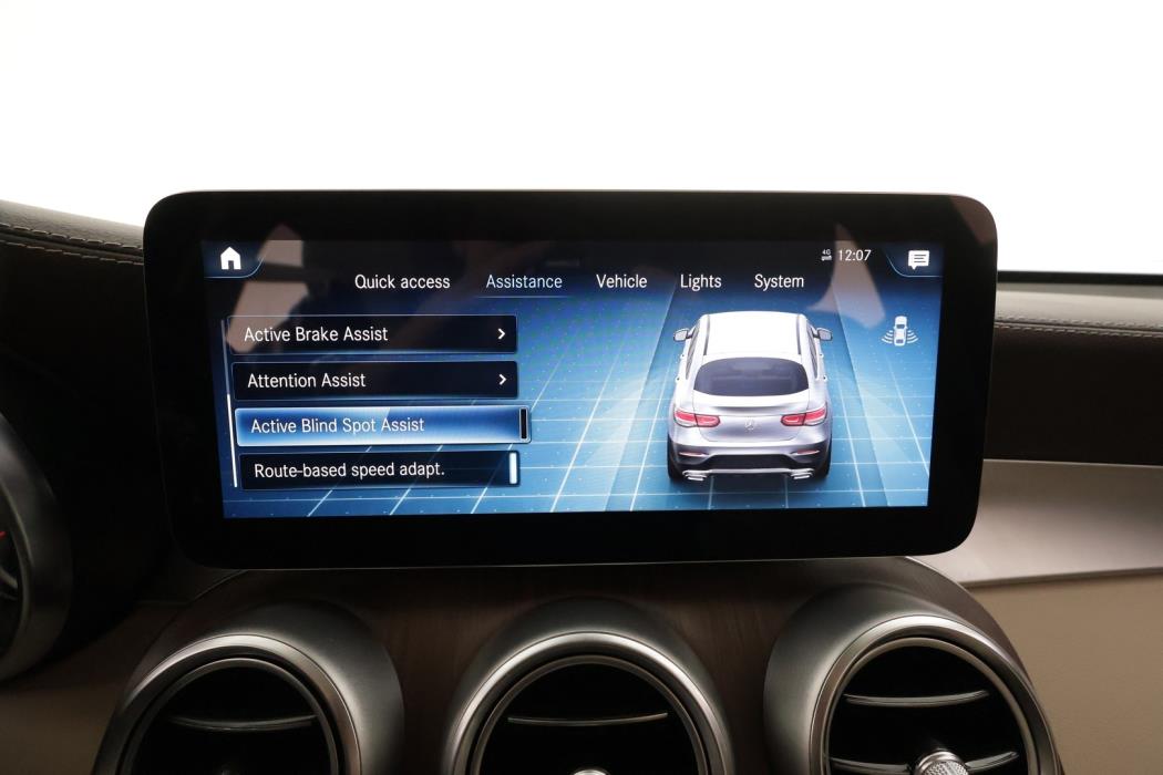 MERCEDES-BENZ GLC 2021