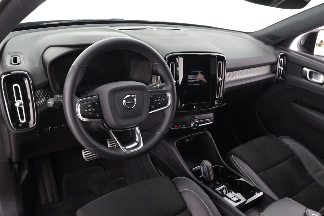 VOLVO XC40 2022