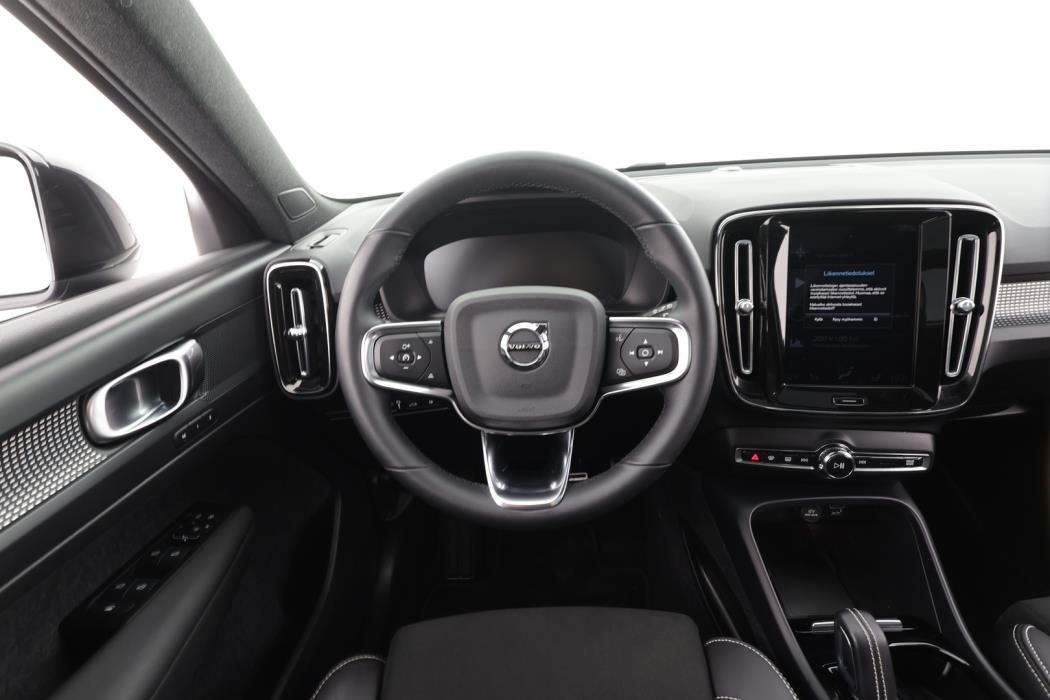 VOLVO XC40 2022